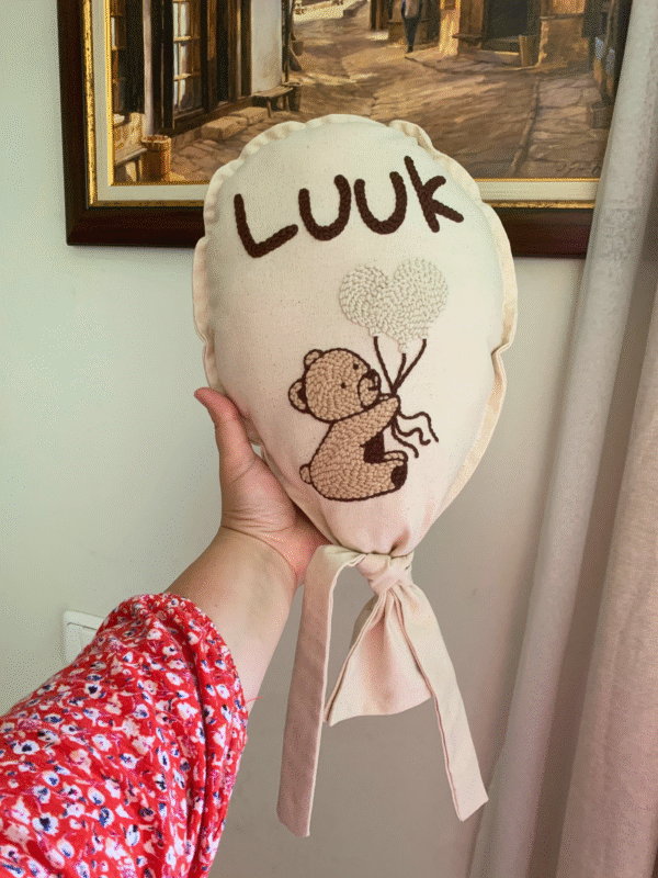 luuk2 Lichtbeige Speelse Naamballon